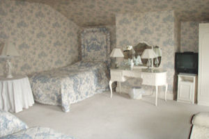 Ashgrove House - Single bed
