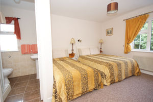 Noraville House - Double and single room image 1