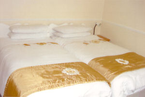 Anach Cuin House - Twin room image 2