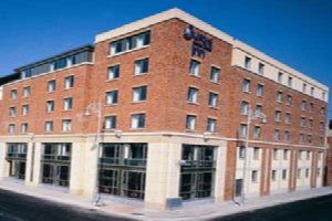 Dublin hotels: Jury's Inn Custom House